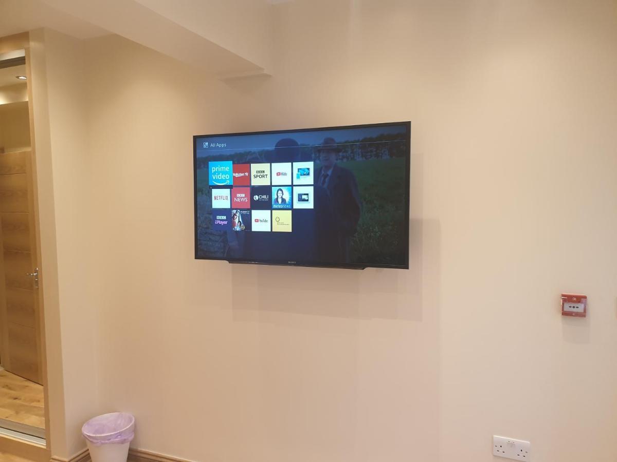 London Luxury Apartments 4 Min Walk From Ilford Station, With Free Parking Free Wifi المظهر الخارجي الصورة