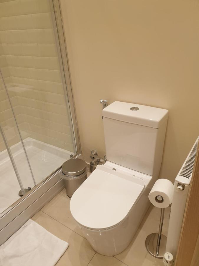London Luxury Apartments 4 Min Walk From Ilford Station, With Free Parking Free Wifi المظهر الخارجي الصورة