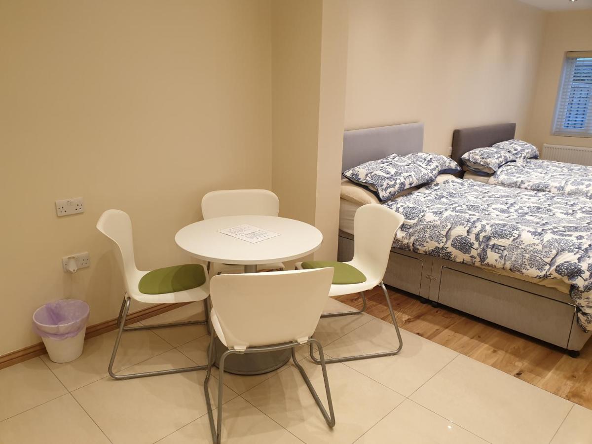 London Luxury Apartments 4 Min Walk From Ilford Station, With Free Parking Free Wifi المظهر الخارجي الصورة