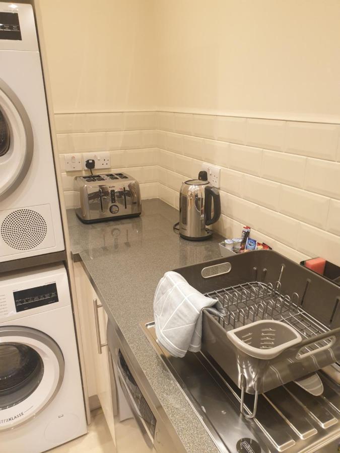 London Luxury Apartments 4 Min Walk From Ilford Station, With Free Parking Free Wifi المظهر الخارجي الصورة